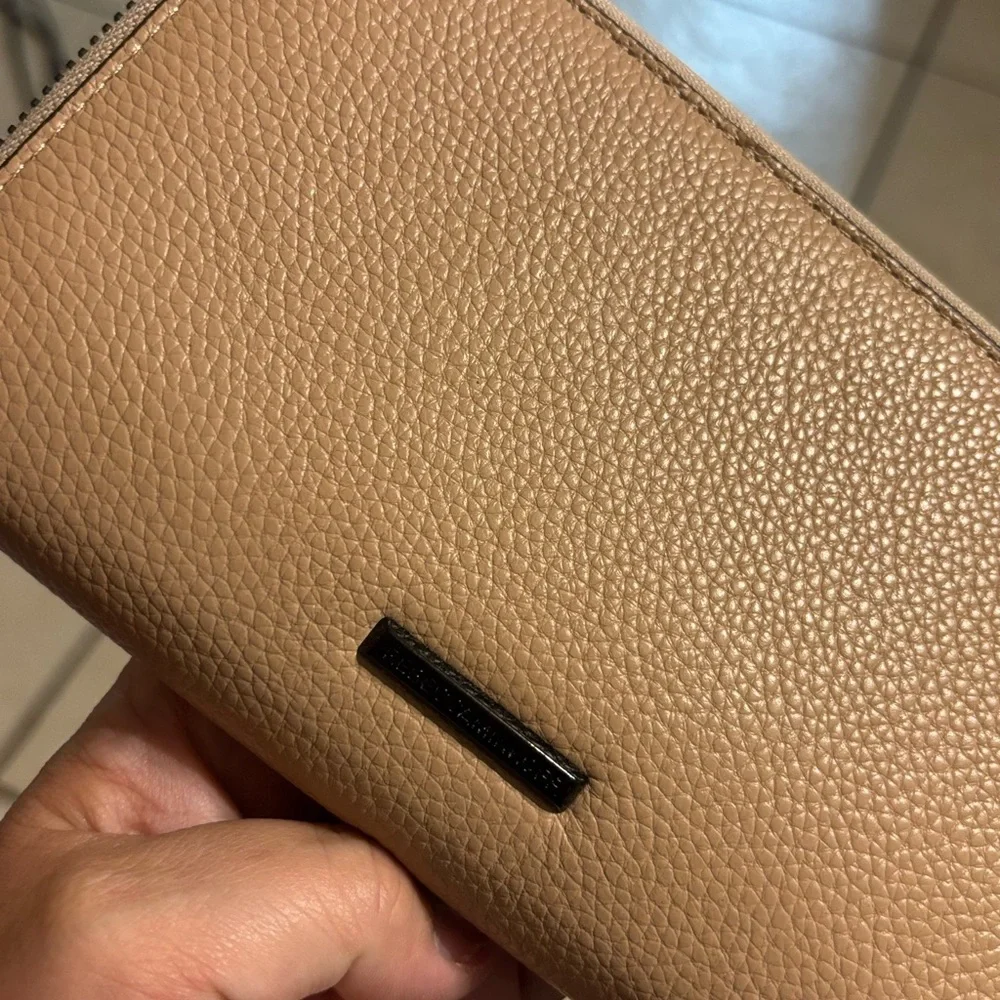Rebecca Minkoff zippered wallet - Picture 3 of 5